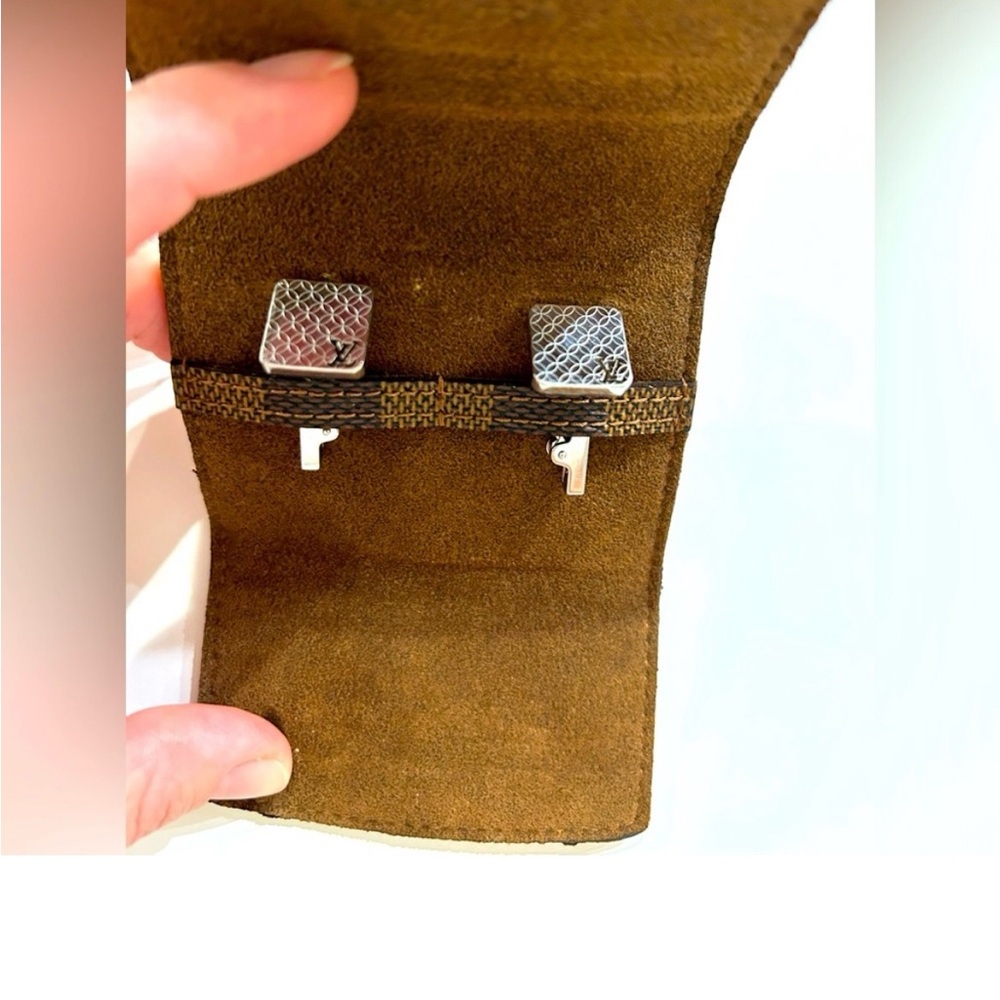 Louis Vuitton Cufflinks - Picture 2 of 6